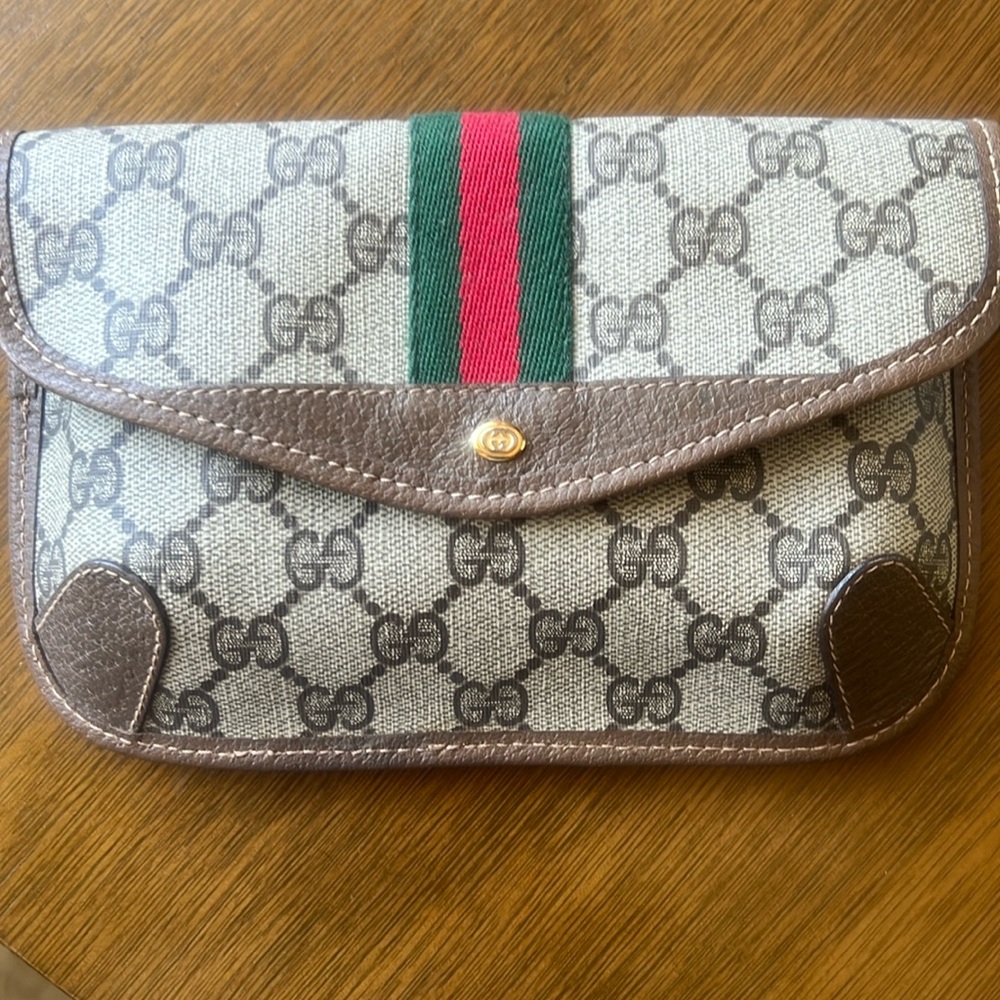 Gucci clutch